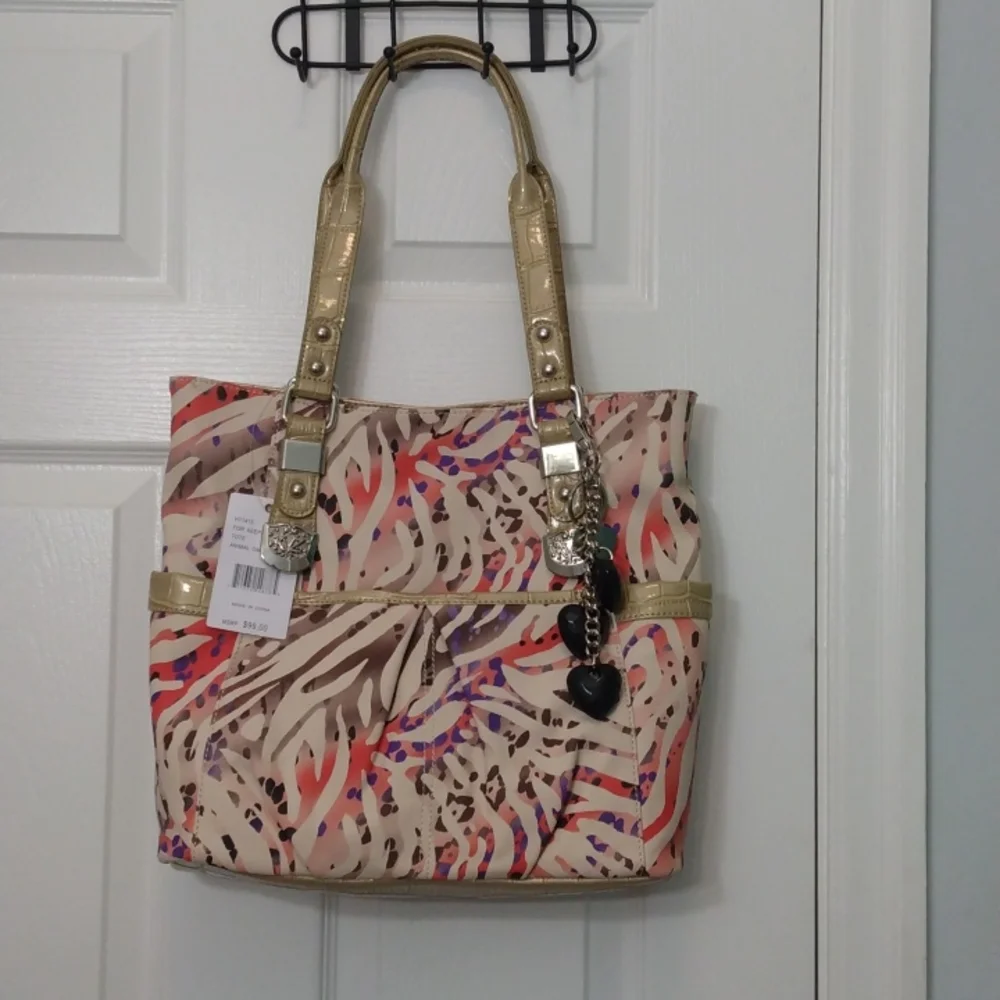 Kathy van zeeland - Picture 1 of 7
